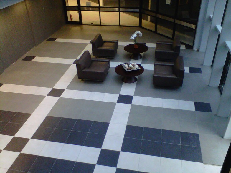 More Photos Of 2 Cabot Rd, Hudson Office For Lease