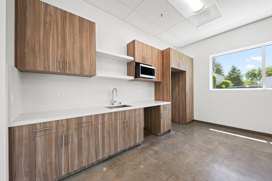 More Photos Of 1180 O'Brien Dr, Menlo Park Research And Development For Lease