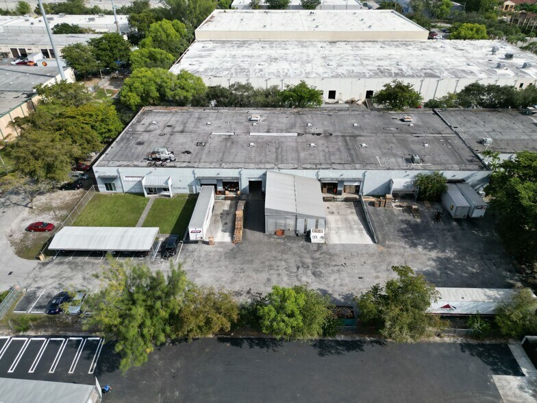 More Photos Of 5330 NW 161st St, Miami Lakes Warehouse For Lease