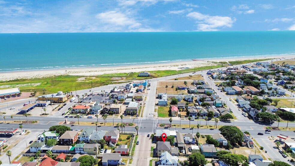 More Photos Of 915 8th St, Galveston Apartments For Sale