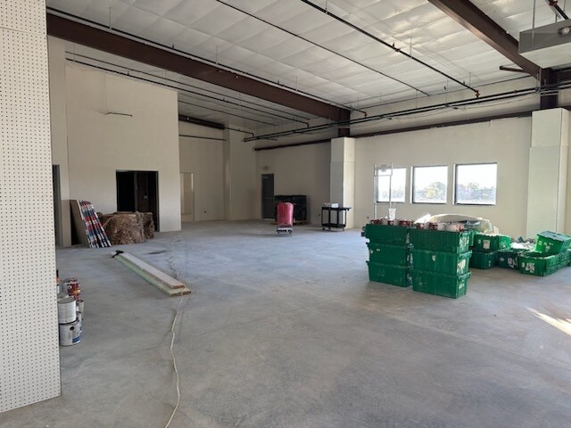 More Photos Of 36 NM-150, El Prado General Retail For Lease