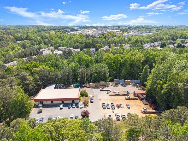 More Photos Of 3917 Old Flowery Branch Rd, Oakwood Flex For Lease