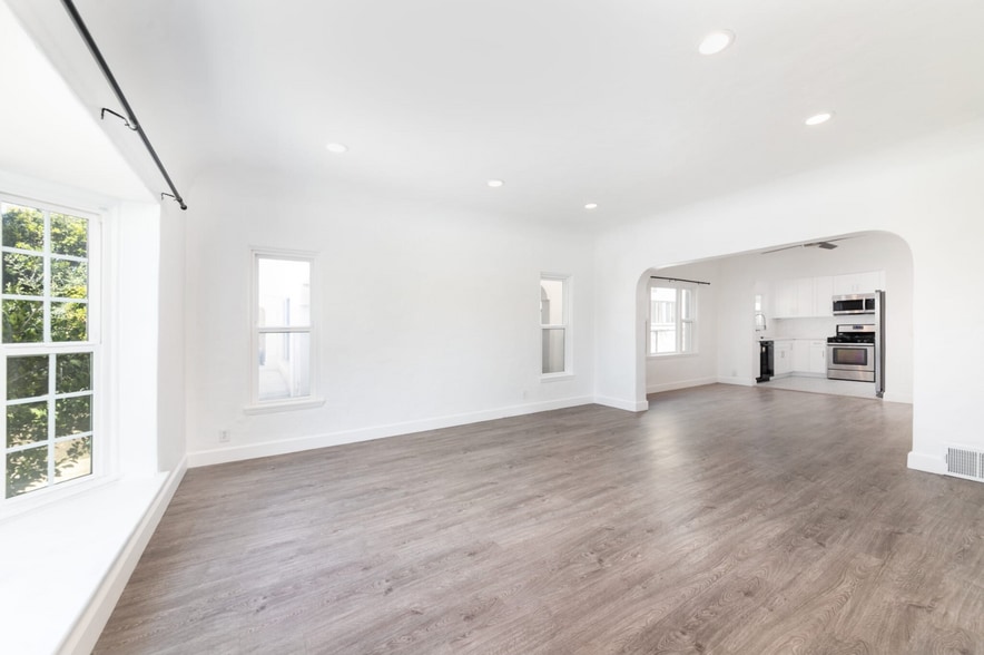 More Photos Of 1032 S Orange Dr, Los Angeles Apartments For Sale