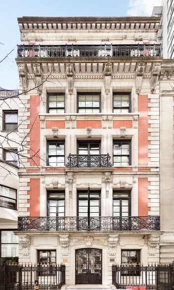 More Photos Of 2 E 82nd St, New York Schools For Sale