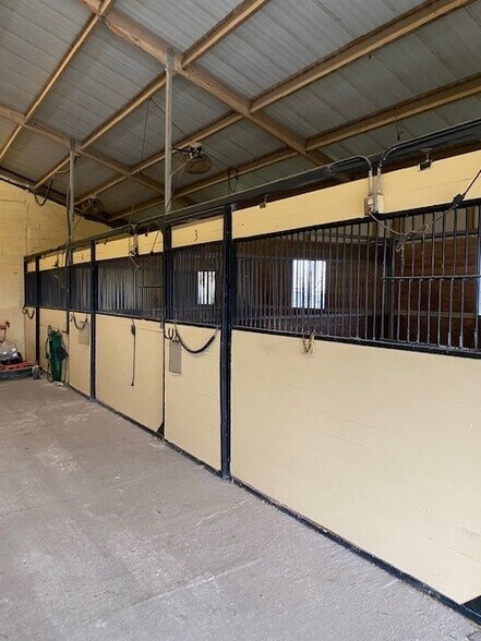More Photos Of 707 Woods Rd, Brookshire Warehouse For Sale