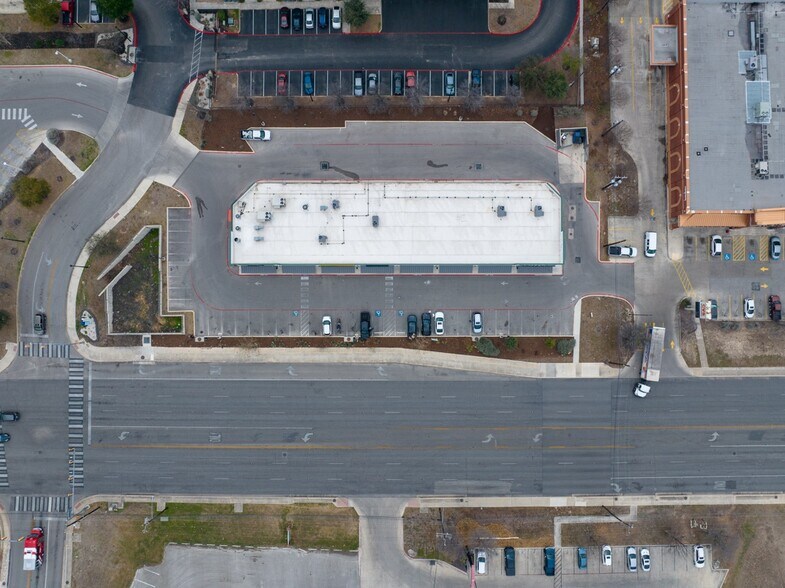 More Photos Of 8622 Huebner Rd, San Antonio Storefront For Lease