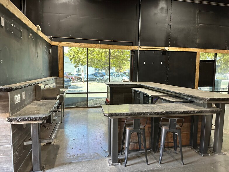 More Photos Of 720 Olive Dr, Davis Warehouse For Lease