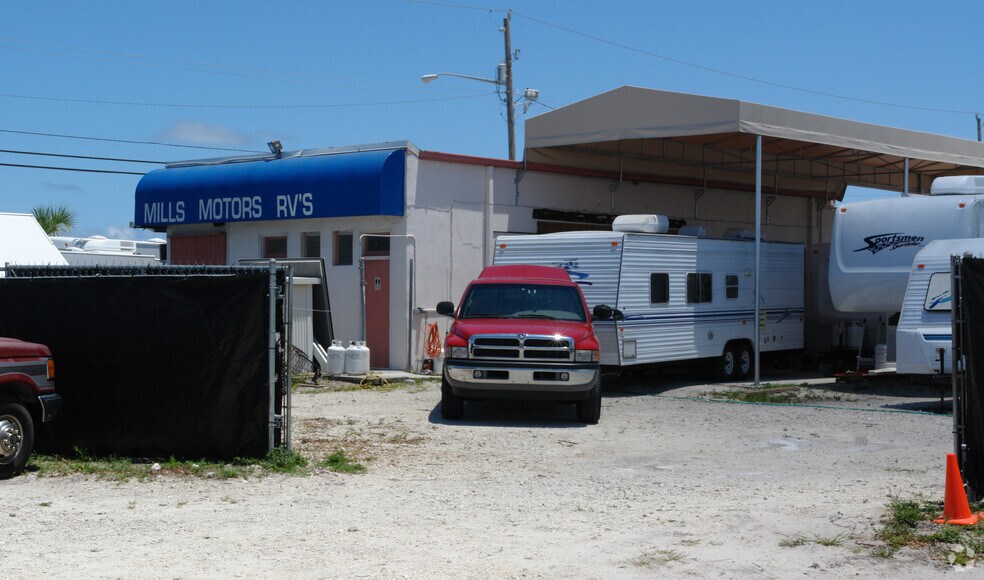 More Photos Of 4371 N Dixie Hwy, Pompano Beach Freestanding For Lease