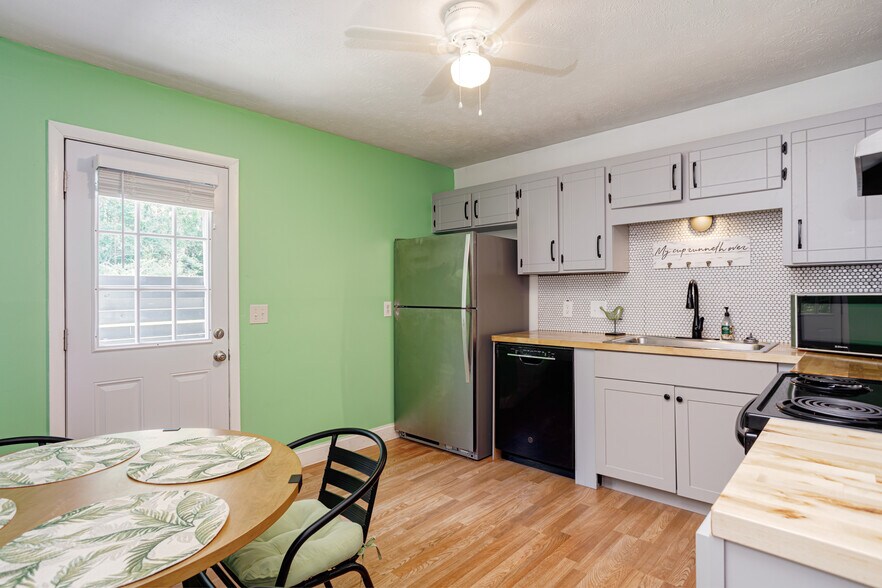 More Photos Of 200-208 E Palestine Ave, Madison Apartments For Sale