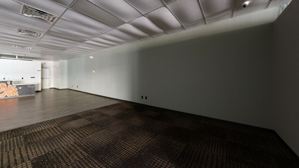 More Photos Of 3400-3502 S Broadway, Tyler Unknown For Lease