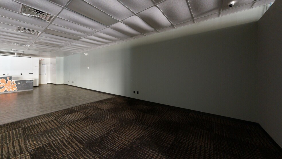 More Photos Of 3400-3502 S Broadway, Tyler Unknown For Lease