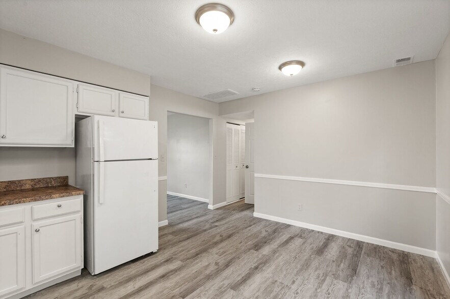 More Photos Of 815-817 Lancelot ct, Jeffersonville Multifamily For Sale