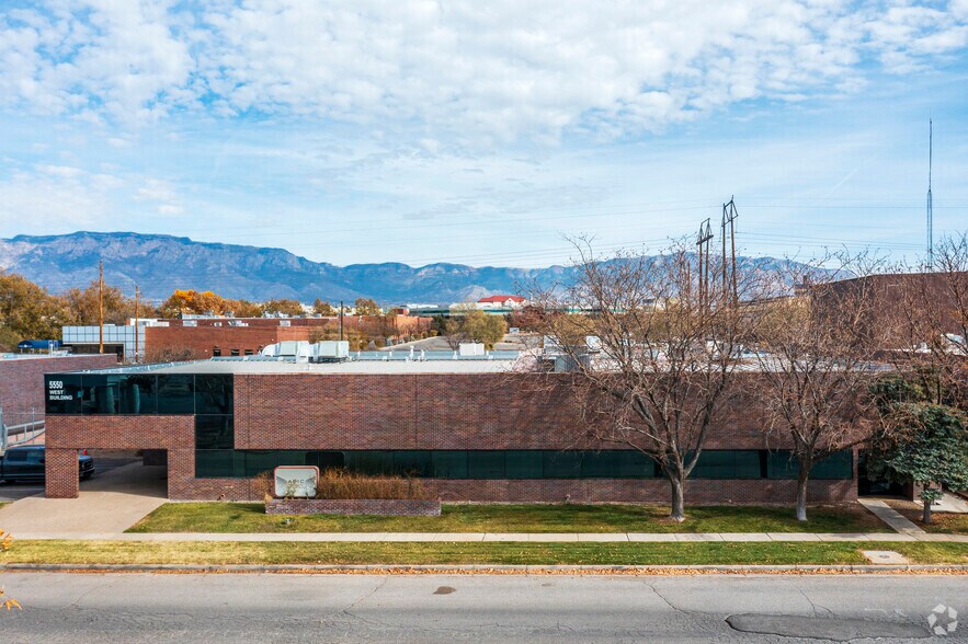 More Photos Of 5550 Midway Park Pl NE, Albuquerque Office For Lease