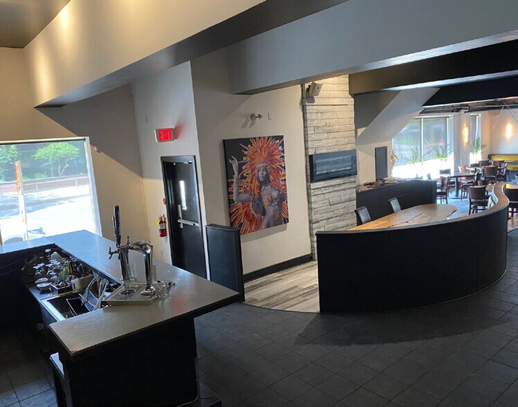 More Photos Of 45 King St, London General Retail For Lease