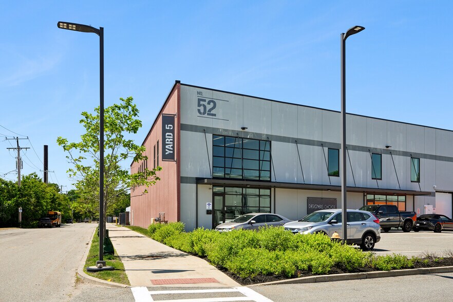 More Photos Of 52 Industrial Dr, Hyde Park Unknown For Lease