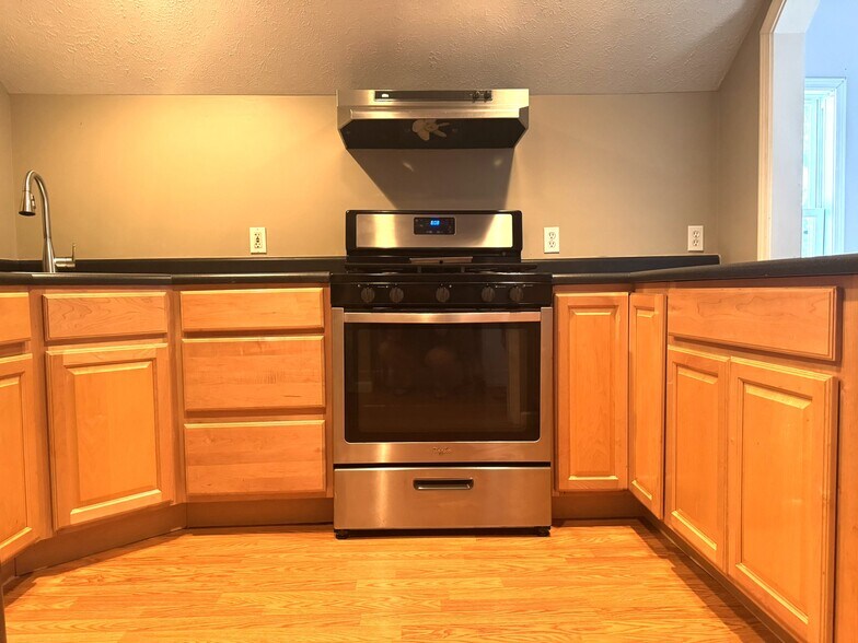 More Photos Of 9 Church St, Cortland Office For Sale