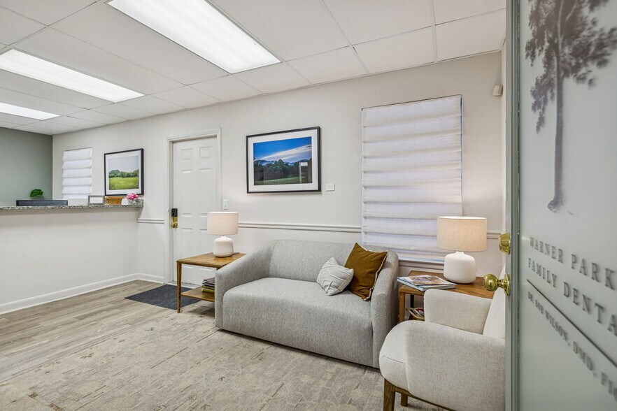 More Photos Of 165 Belle Forest Cir, Nashville Office For Sale