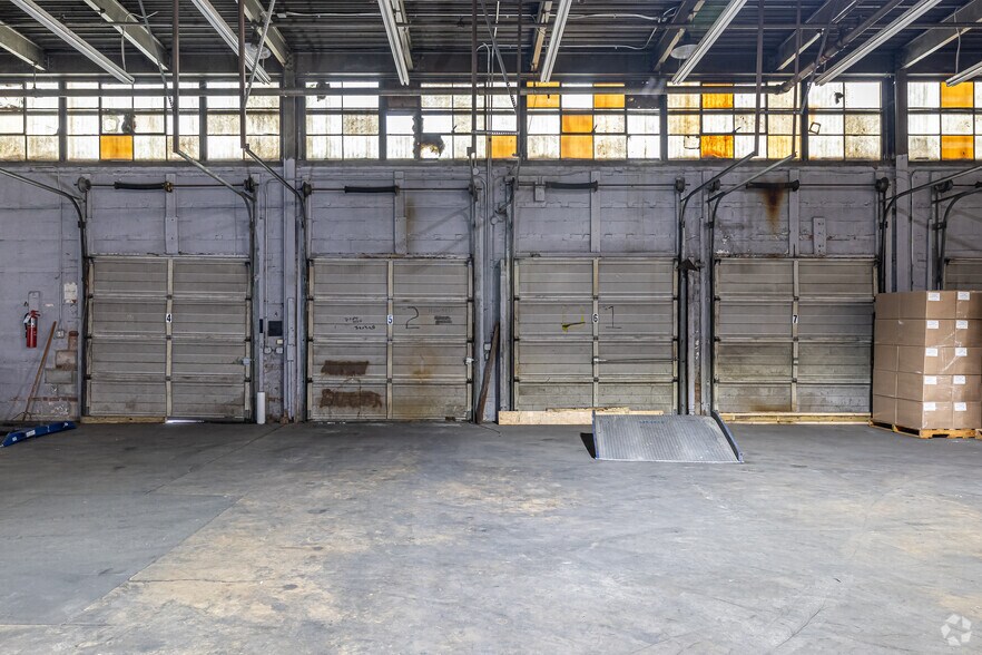 More Photos Of 125 McKee St, East Hartford Warehouse For Lease