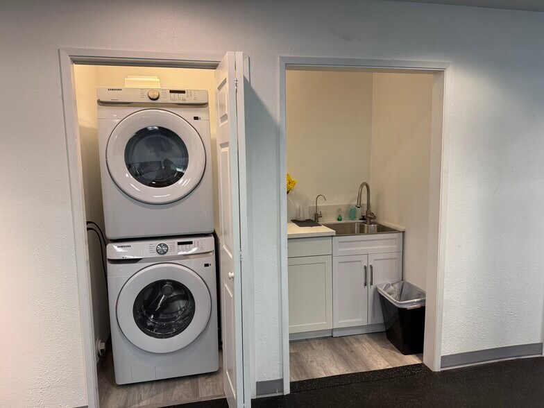 More Photos Of 151 Kalmus Dr, Costa Mesa Light Manufacturing For Sale