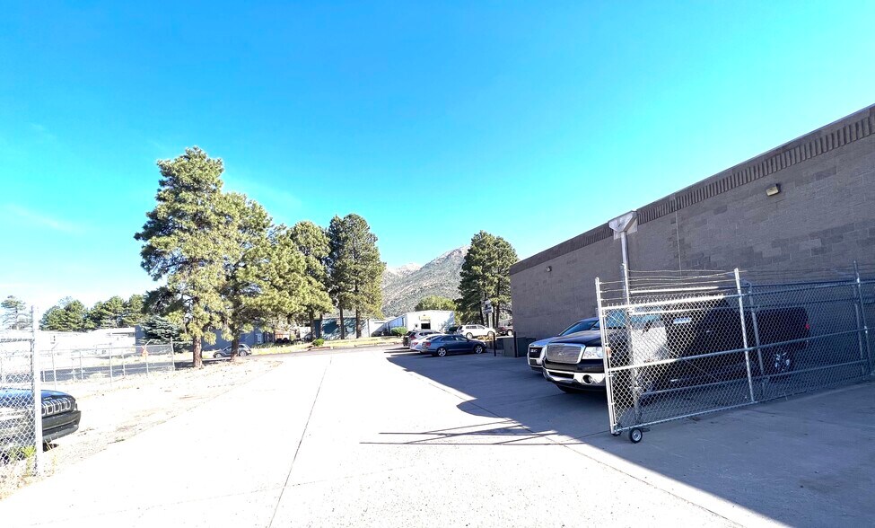 More Photos Of 3905 E Huntington Dr, Flagstaff Warehouse For Lease