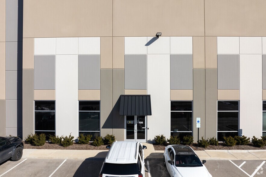 More Photos Of 13975 Riverport Place Dr, Maryland Heights Distribution For Lease