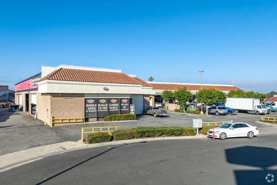 More Photos Of 110 N Washburn Cir, Corona Storefront Retail Office For Lease