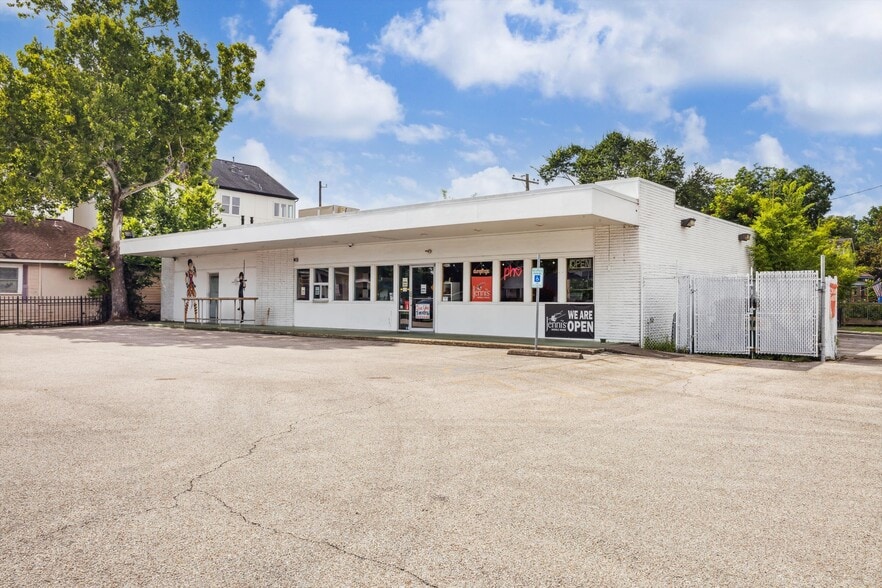 Primary Photo Of 602 E 20th St, Houston Restaurant For Lease