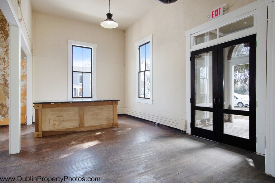 More Photos Of 50 W Olentangy St, Powell General Retail For Sale