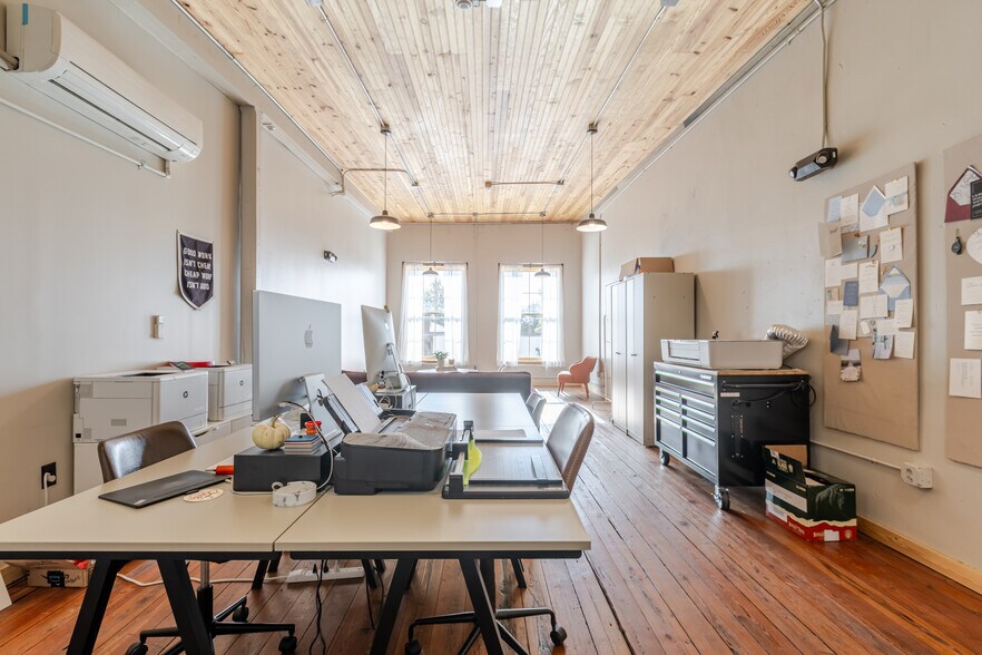 More Photos Of 221 Main St, Fort Mill Office For Lease