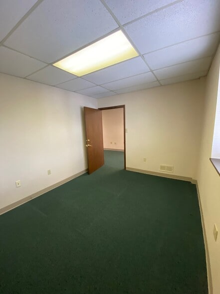 More Photos Of 3757 Library Rd, Pittsburgh Office For Lease