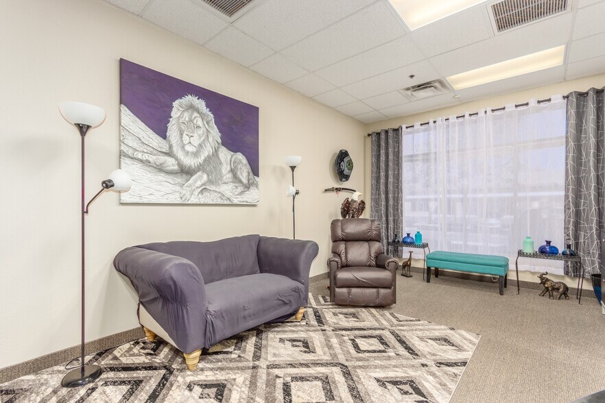 More Photos Of 2075 S Cottonwood Dr, Tempe Medical For Lease