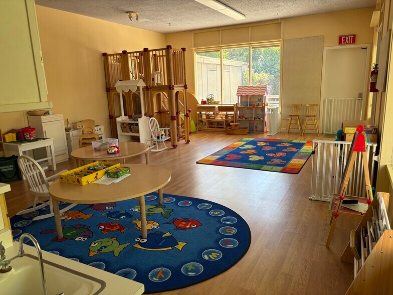 More Photos Of 4161 Alma St, Palo Alto Religious Facility For Lease