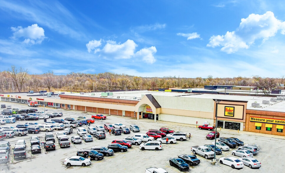 More Photos Of 6100-6136 Broadway, Merrillville Supermarket For Sale