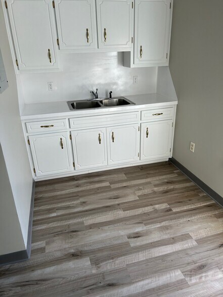 More Photos Of 528 E Main St, Gallatin Office For Lease