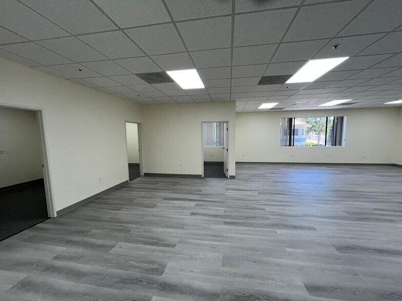 More Photos Of 101 Hodencamp Rd, Thousand Oaks Medical For Lease