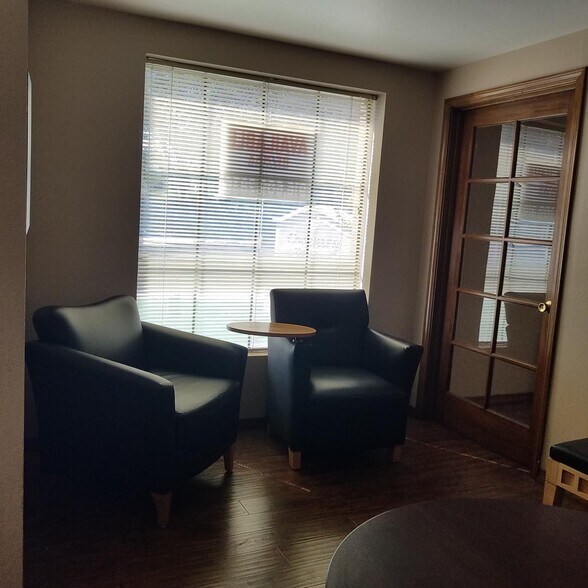 More Photos Of 8035 Madison Ave, Citrus Heights Office For Lease