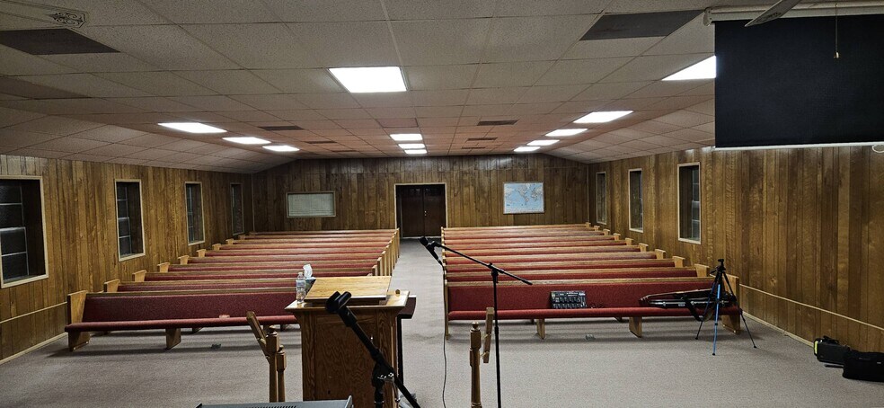 More Photos Of 532 N Travis St, De Leon Religious Facility For Sale