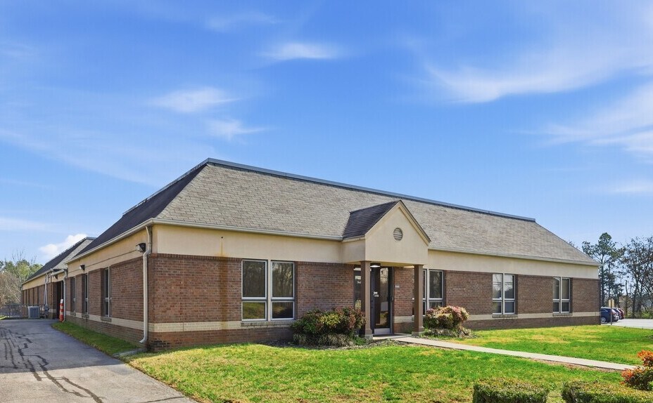 More Photos Of 3001 Lake Brook Blvd, Knoxville Office For Sale