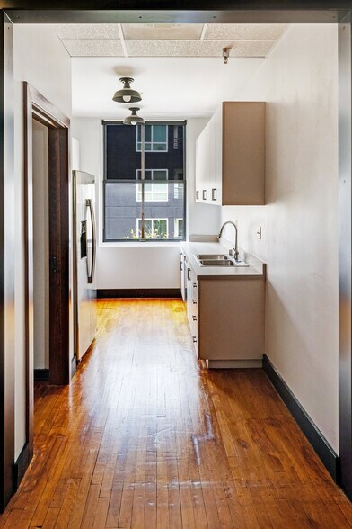 More Photos Of 200-208 N Broadway, Santa Ana Storefront Retail Office For Lease