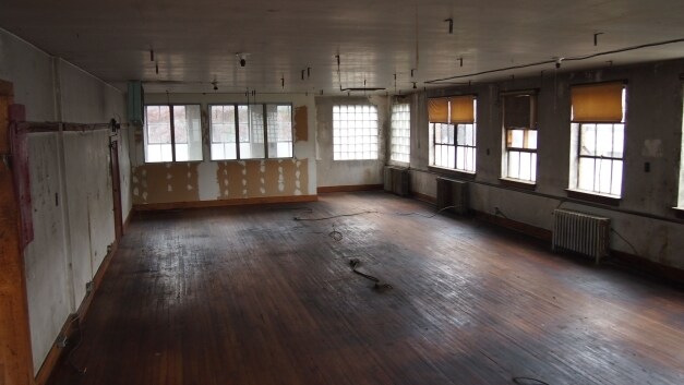 More Photos Of 324-326 Washington St, Walnutport Office For Sale