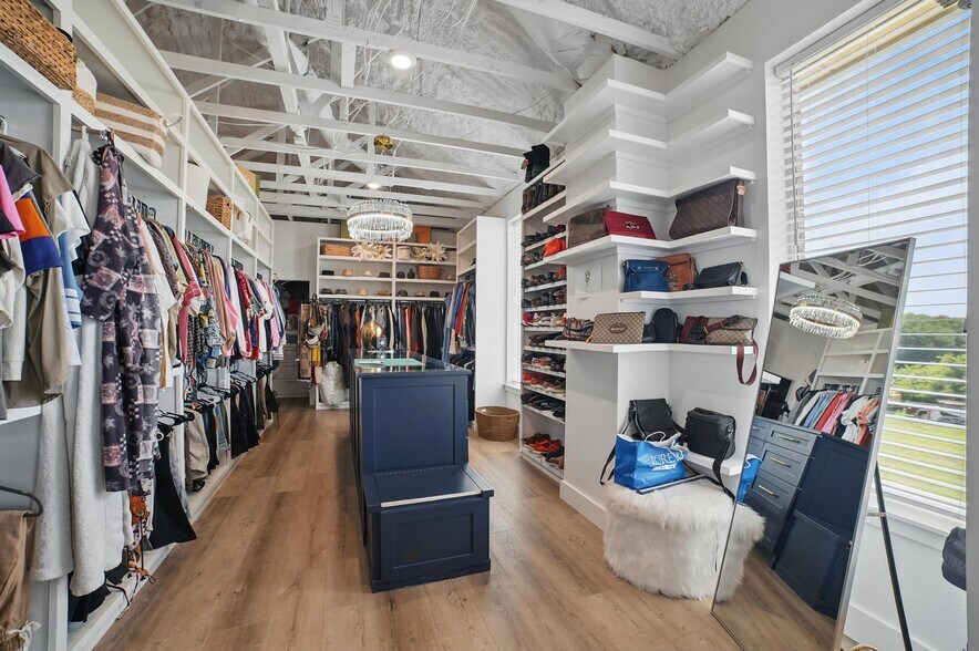 More Photos Of , Lavon Unknown For Sale