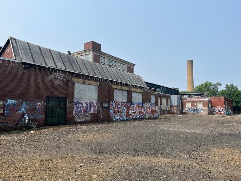 More Photos Of 651 E Wyoming Ave, Philadelphia Manufacturing For Sale