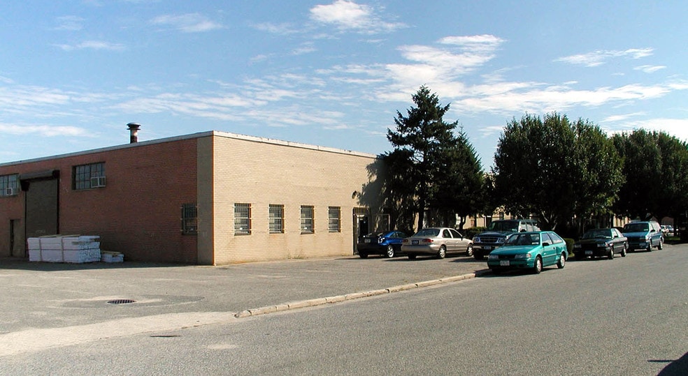 More Photos Of 210-220 Verdi St, Farmingdale Warehouse For Lease
