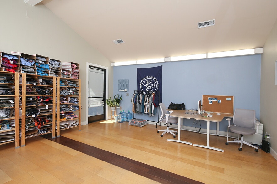 More Photos Of 1150-1178 N Knollwood Cir, Anaheim Manufacturing For Sale