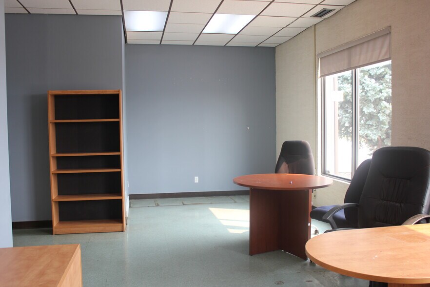 More Photos Of 1954 10 Av NW, Medicine Hat Warehouse For Sale