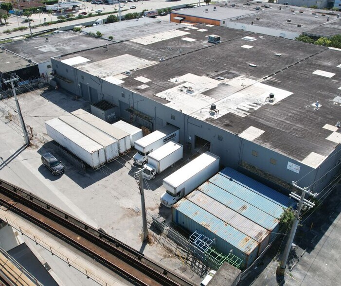 More Photos Of 440 W 20th St, Hialeah Warehouse For Lease