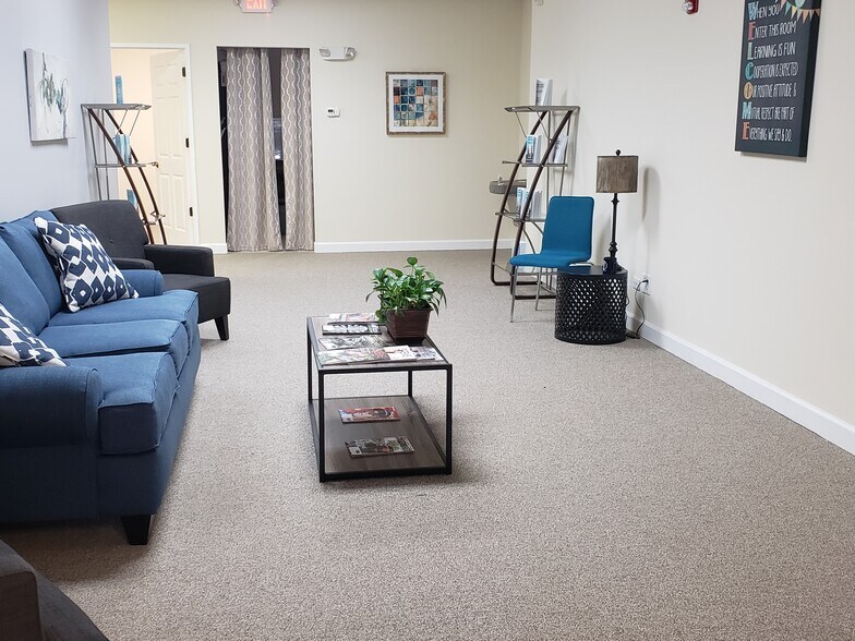 More Photos Of 9021-9027 Town Center Pky, Bradenton Office For Lease