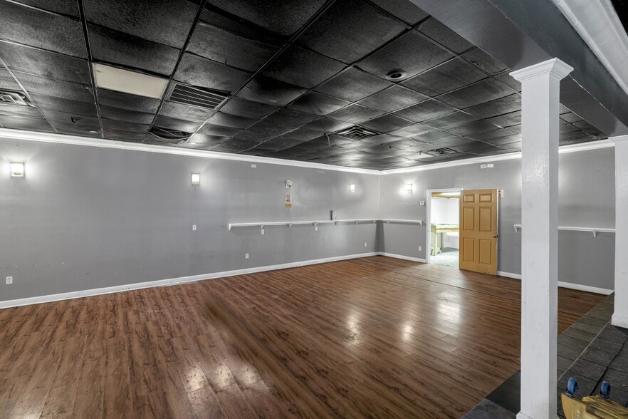 More Photos Of 7118-7140 Downman Rd, New Orleans Storefront Retail Residential For Sale