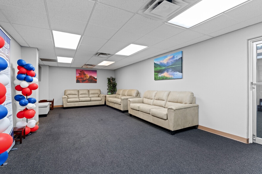 More Photos Of 3204-3208 E Platte Ave, Colorado Springs Auto Dealership For Sale