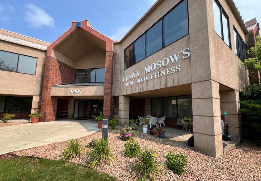More Photos Of 6409 City West Pky, Eden Prairie Office For Lease